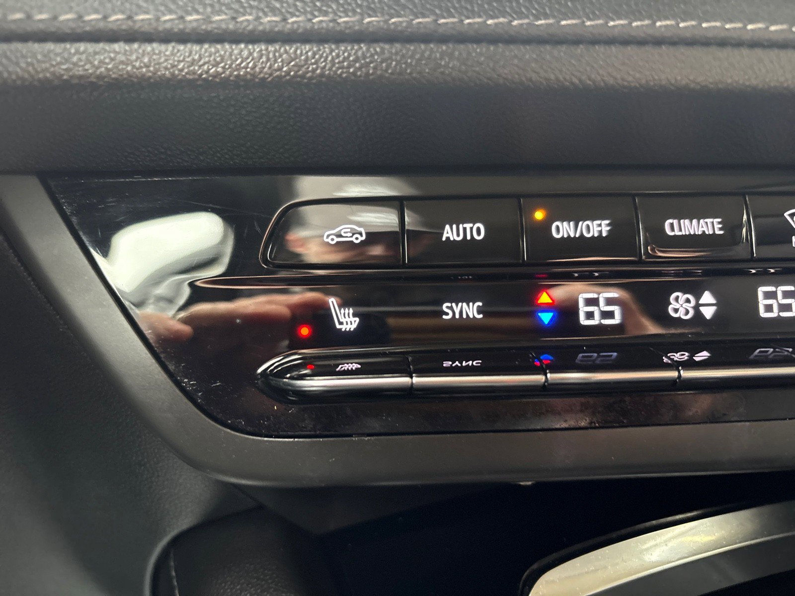 Used 2023 Buick Envision Preferred w/ Sport Touring Package image 18