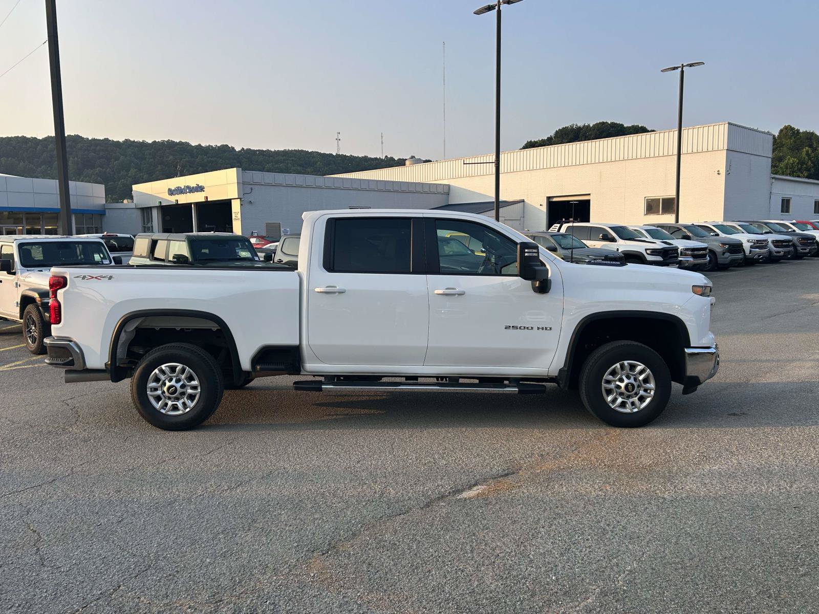 Used 2025 Chevrolet Silverado 2500 LT w/ Safety Package AWD/4WD image 8