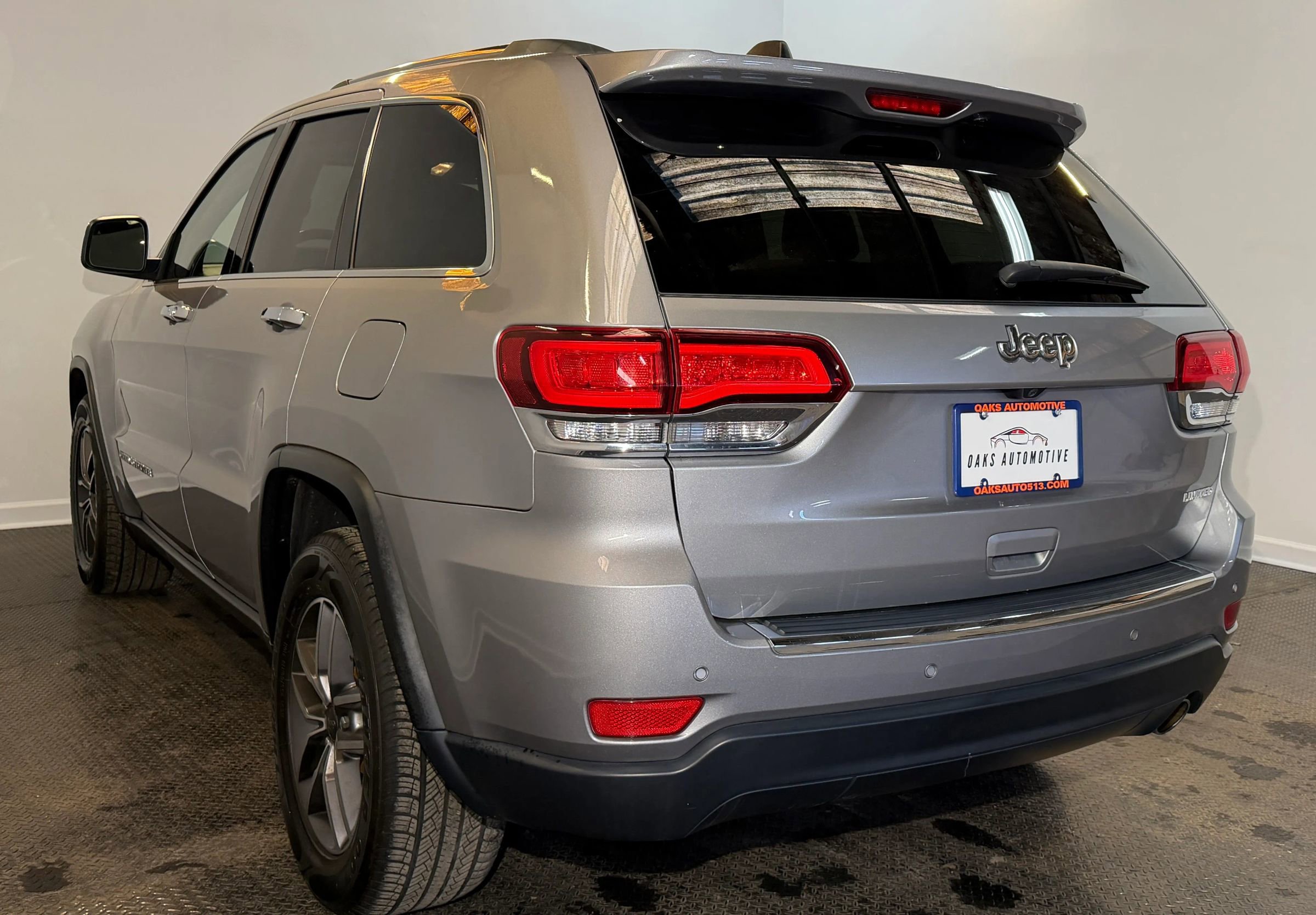 Used 2020 Jeep Grand Cherokee Limited w/ Luxury Group II image 4