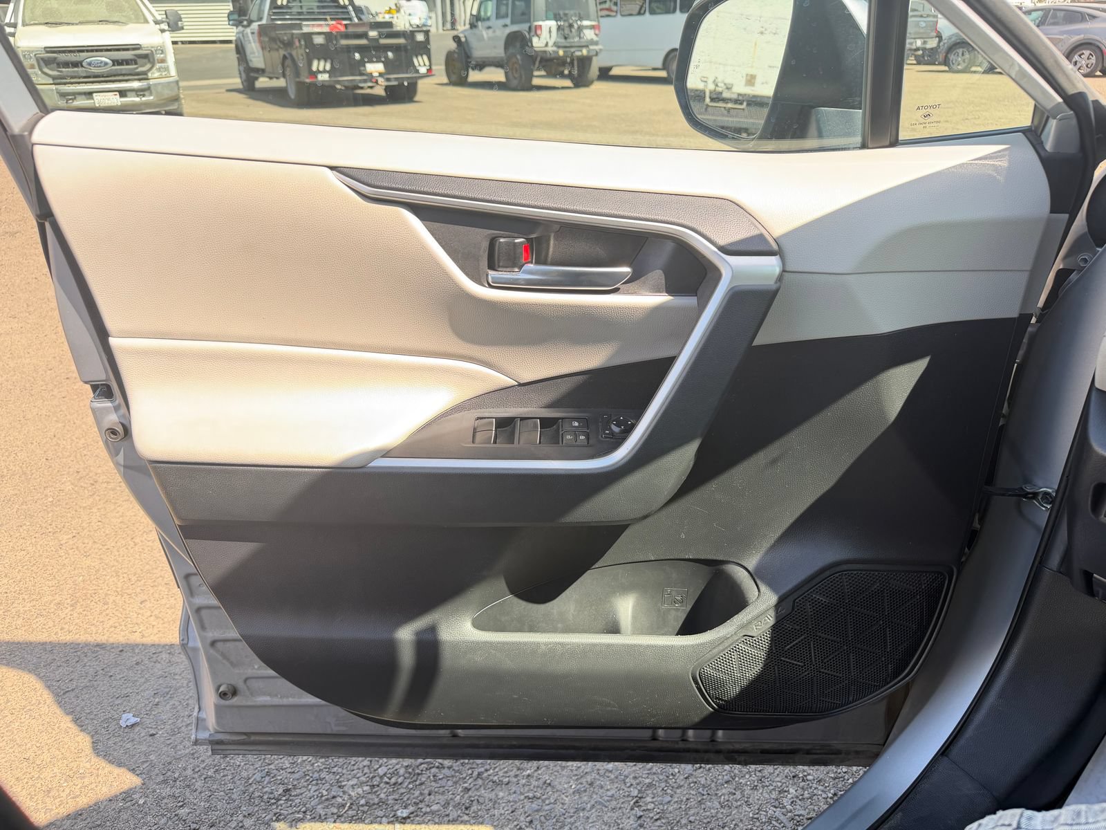 Used 2020 Toyota RAV4 XLE Premium w/ All Weather Liner Package FWD image 12