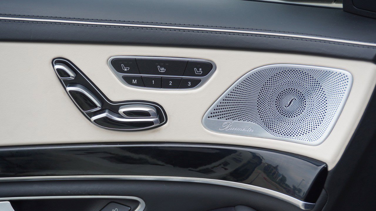 Used 2017 Mercedes-Benz S 550 Sedan image 23