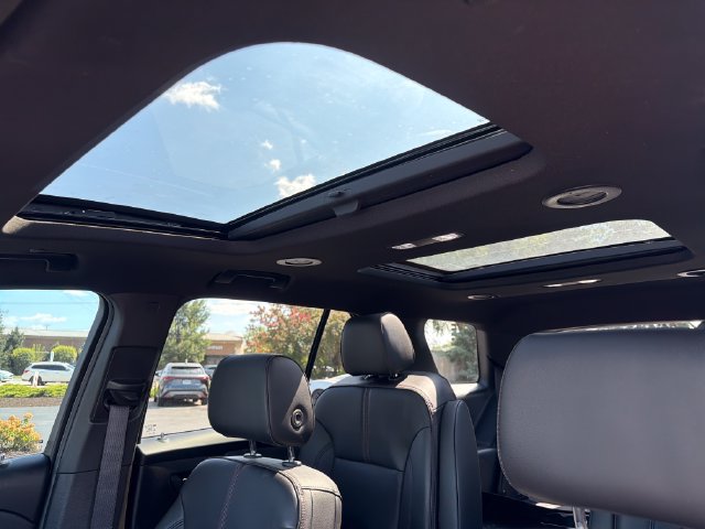 Certified 2023 Chevrolet Traverse RS w/ LPO, Floor Liner Package AWD/4WD image 22