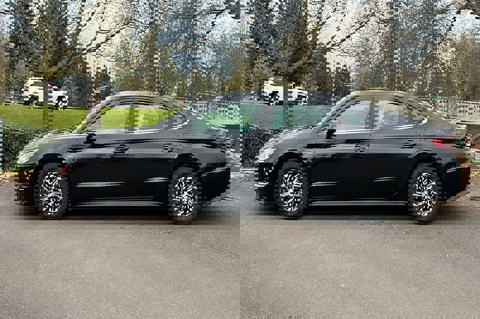 Used 2023 Hyundai Sonata Blue image 5