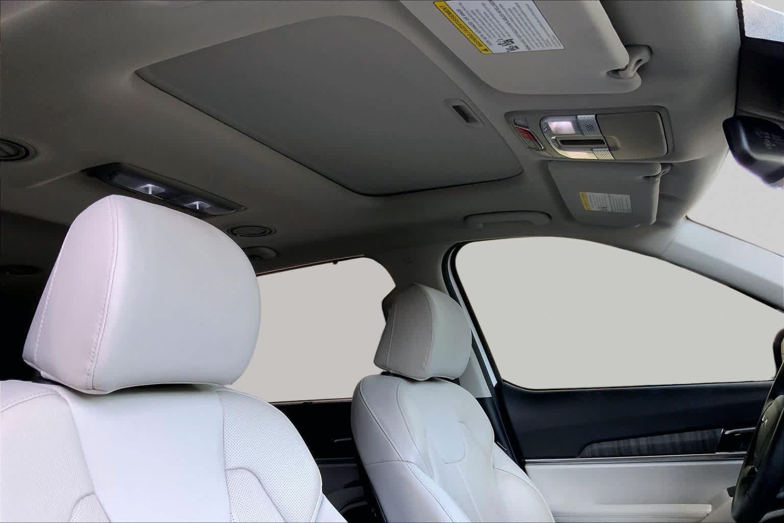 Used 2023 Kia Telluride EX w/ EX Captain's Chair Package FWD image 14