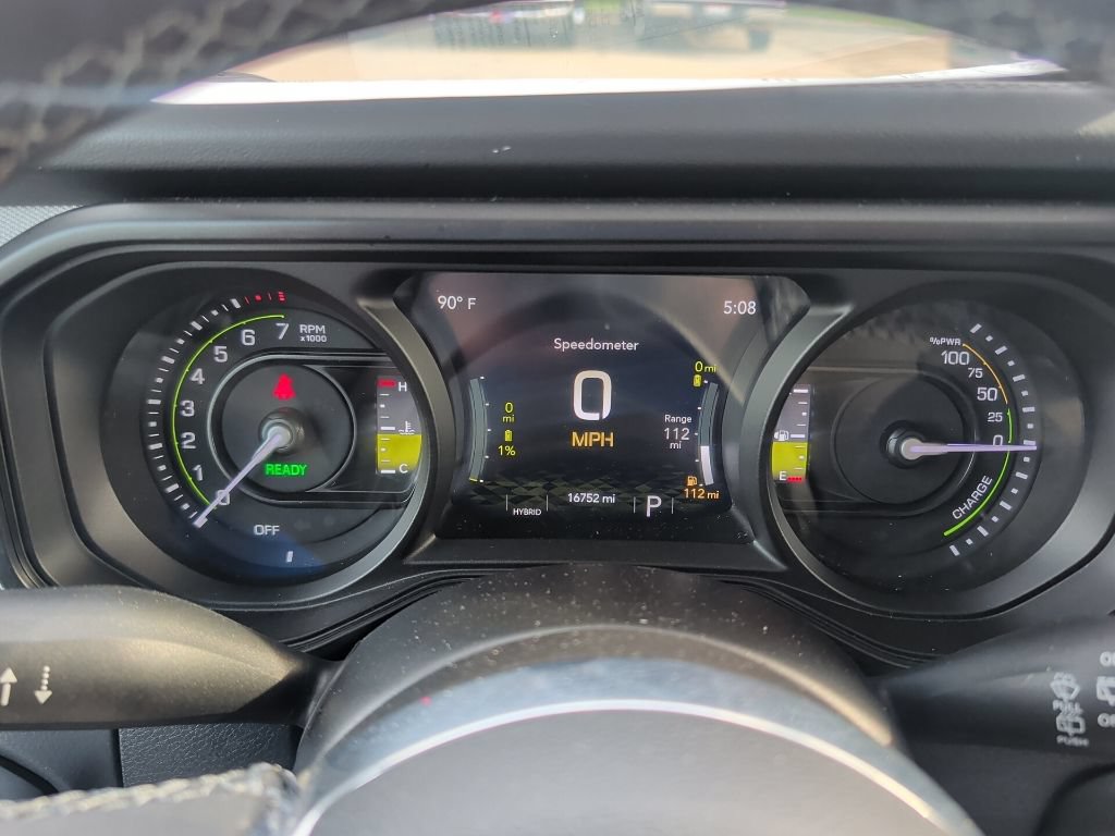Used 2025 Jeep Wrangler Unlimited Sahara w/ Safety Group AWD/4WD image 14