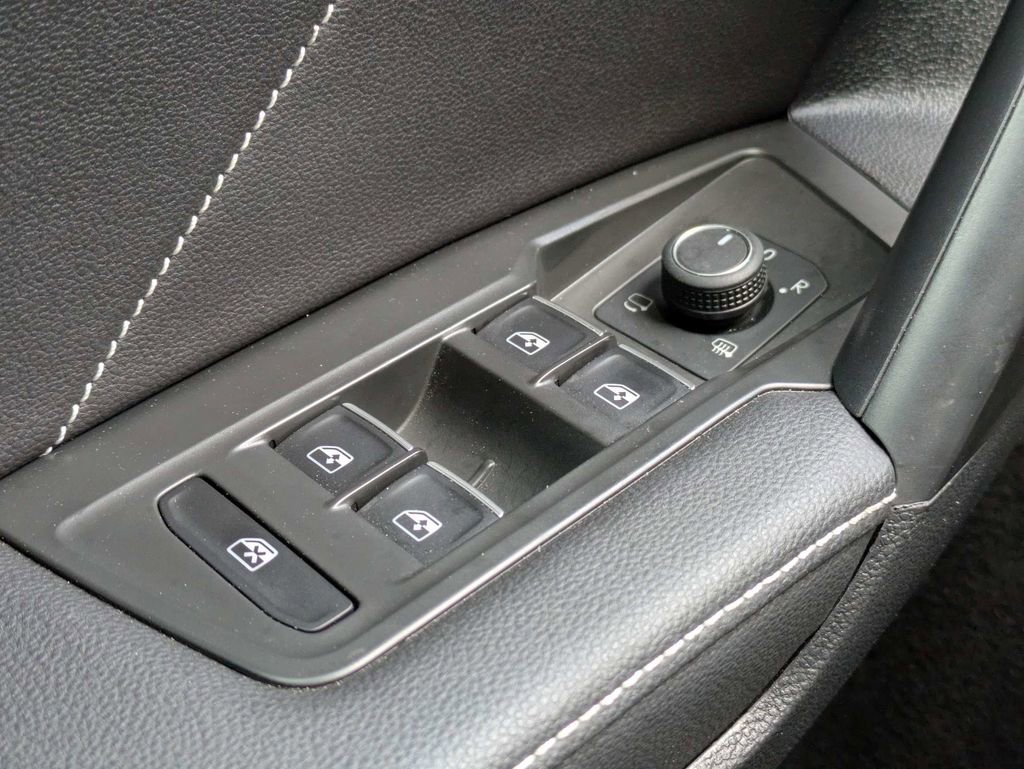 Certified 2023 Volkswagen Tiguan SEL R-Line image 36