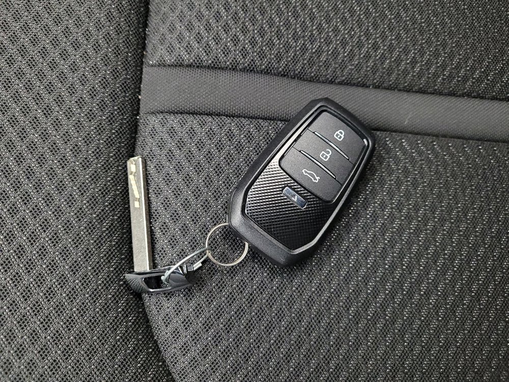 Used 2017 Kia Optima Premium w/ Hybrid Convenience Package FWD image 32