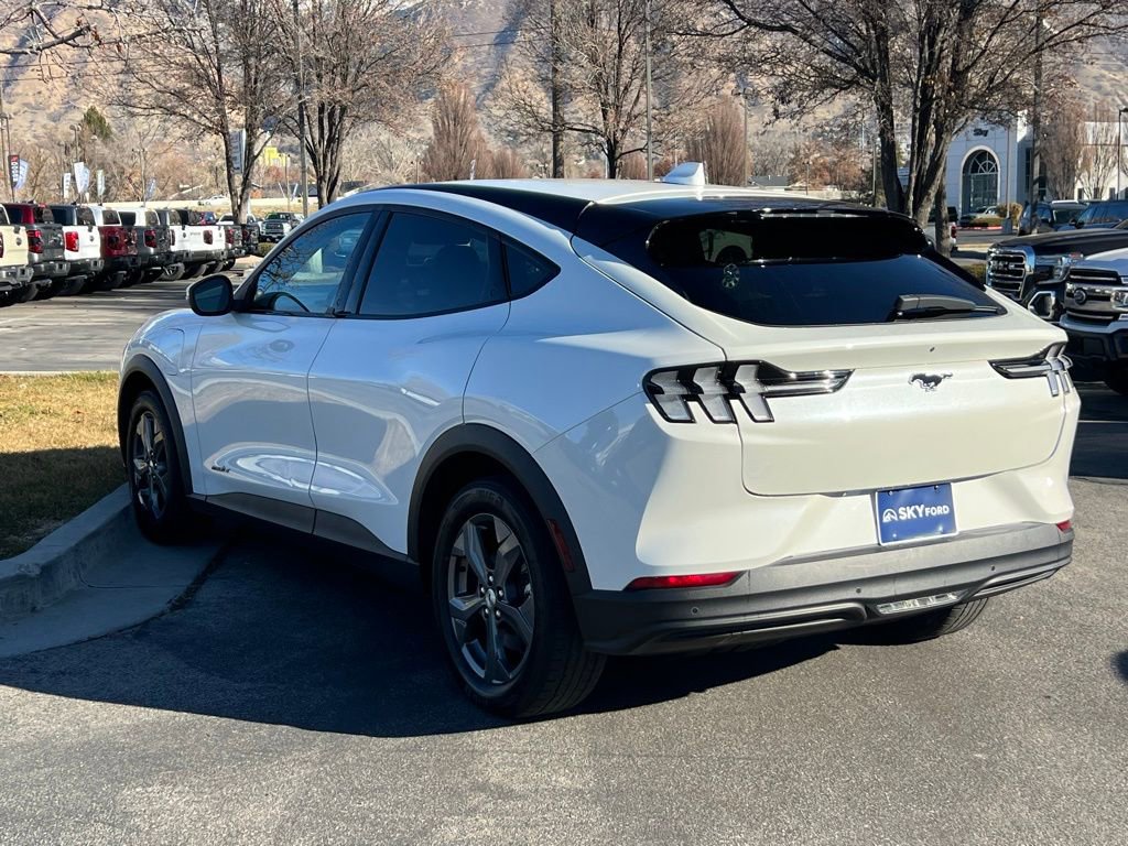 Used 2022 Ford Mustang Mach-E Select image 11