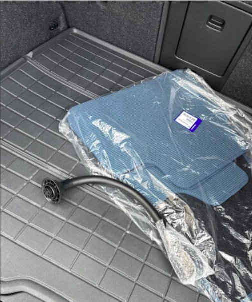 Used 2023 Volvo XC40 Recharge Ultimate w/ Protection Package Premier AWD/4WD image 13
