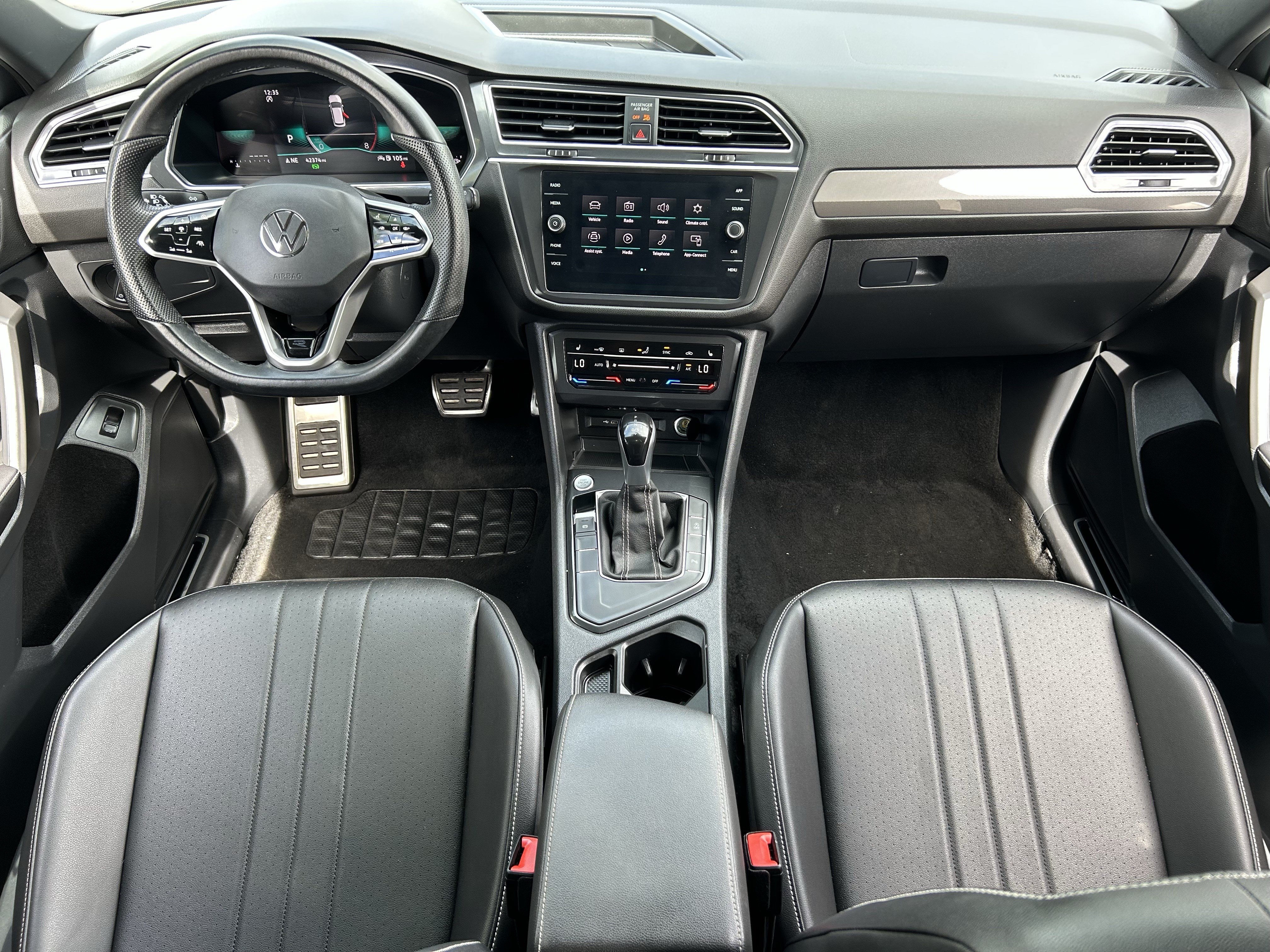 Used 2024 Volkswagen Tiguan SE R-Line FWD image 14