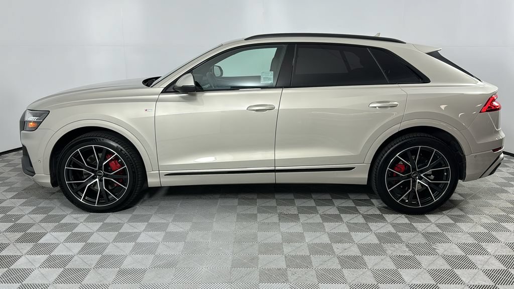 Used 2023 Audi Q8 Prestige AWD/4WD image 2