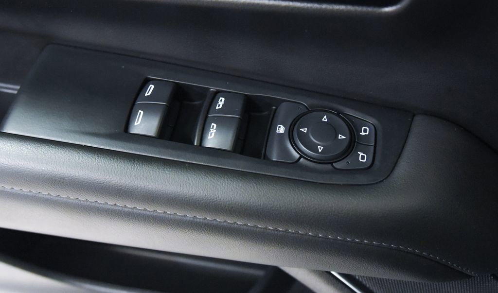 Used 2025 Chevrolet Suburban LS AWD/4WD image 18