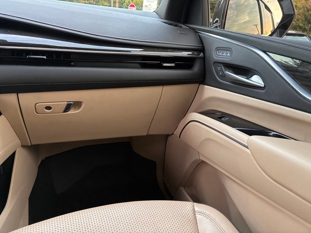Used 2023 Cadillac Escalade Premium Luxury w/ Performance Package AWD/4WD image 47