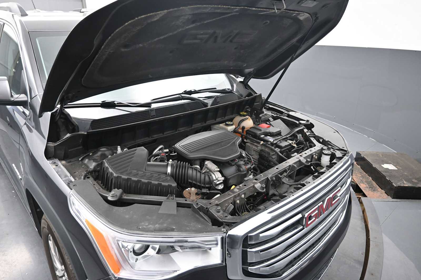 Used 2017 GMC Acadia SLE AWD/4WD image 38