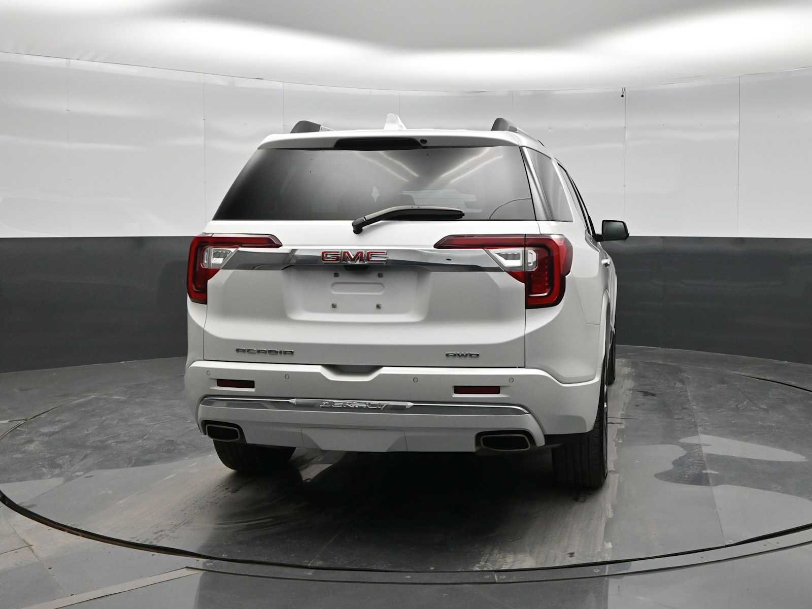 Used 2022 GMC Acadia Denali w/ Denali Ultimate Package AWD/4WD image 6