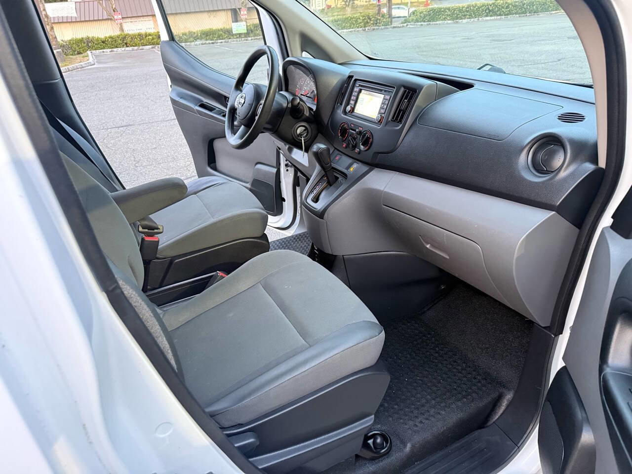 Used 2017 Nissan NV200 SV w/ Technology Package FWD image 9