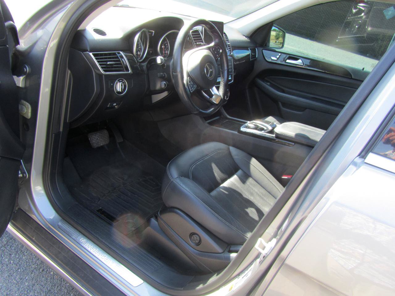 Used 2016 Mercedes-Benz GLE 350 w/ Premium Package image 17