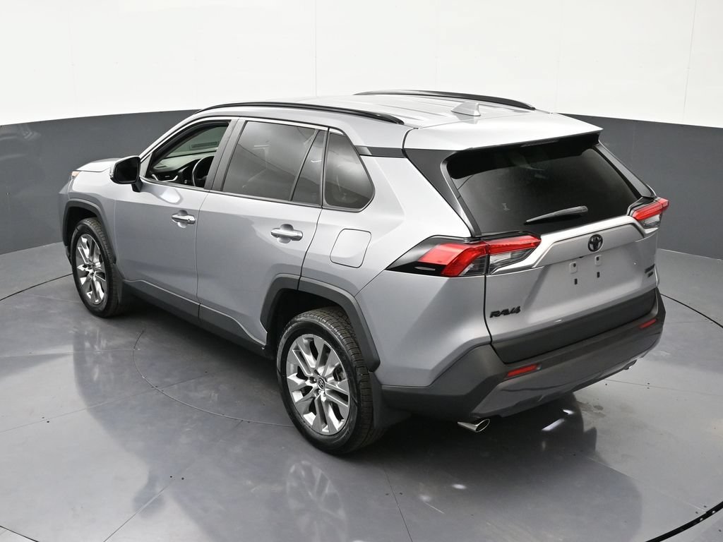 Used 2019 Toyota RAV4 Limited AWD/4WD image 18
