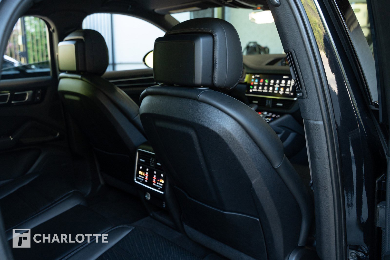 Used 2022 Porsche Cayenne S image 33