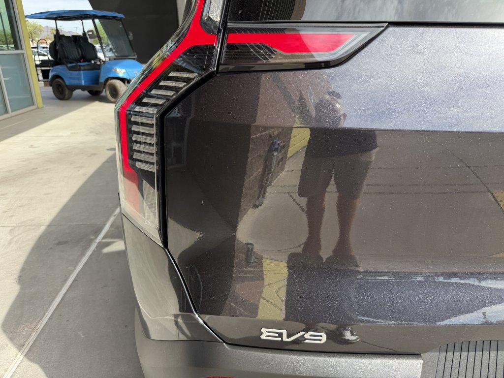 Used 2025 Kia EV9 Wind AWD/4WD image 14