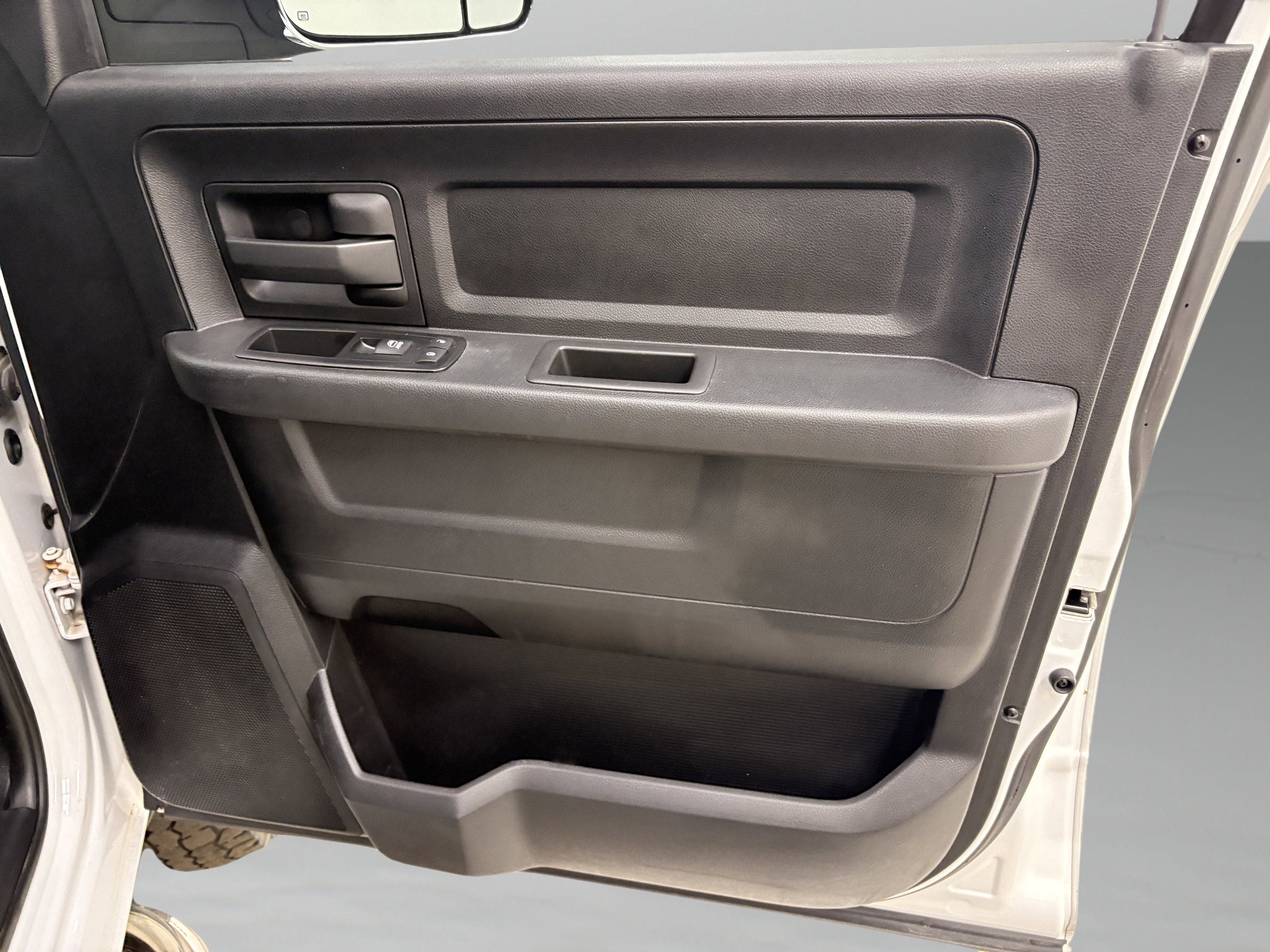 Used 2014 RAM 2500 Tradesman w/ Chrome Appearance Group image 26