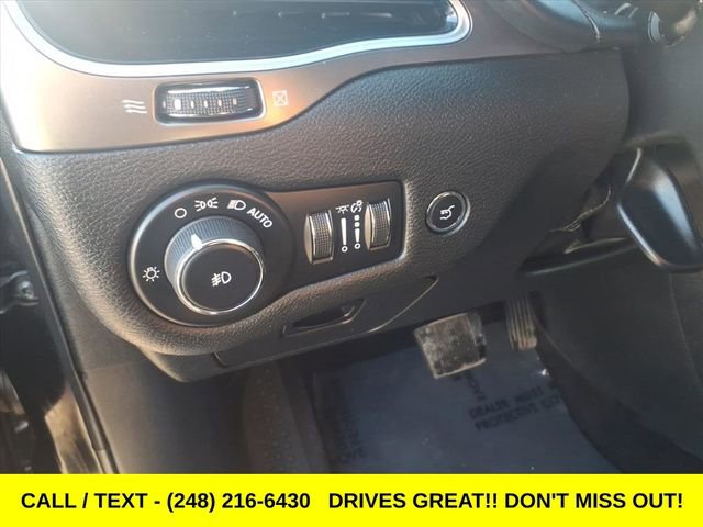 Used 2019 Jeep Cherokee Overland w/ Technology Group image 15