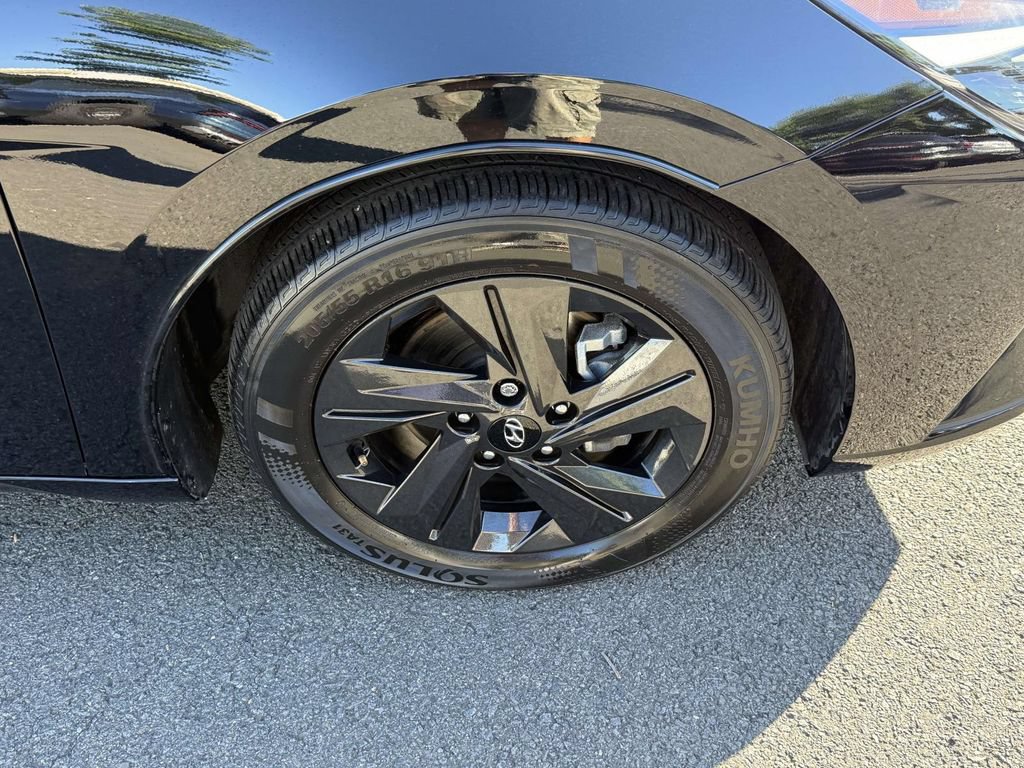 Used 2021 Hyundai Elantra SEL w/ Convenience Package FWD image 11
