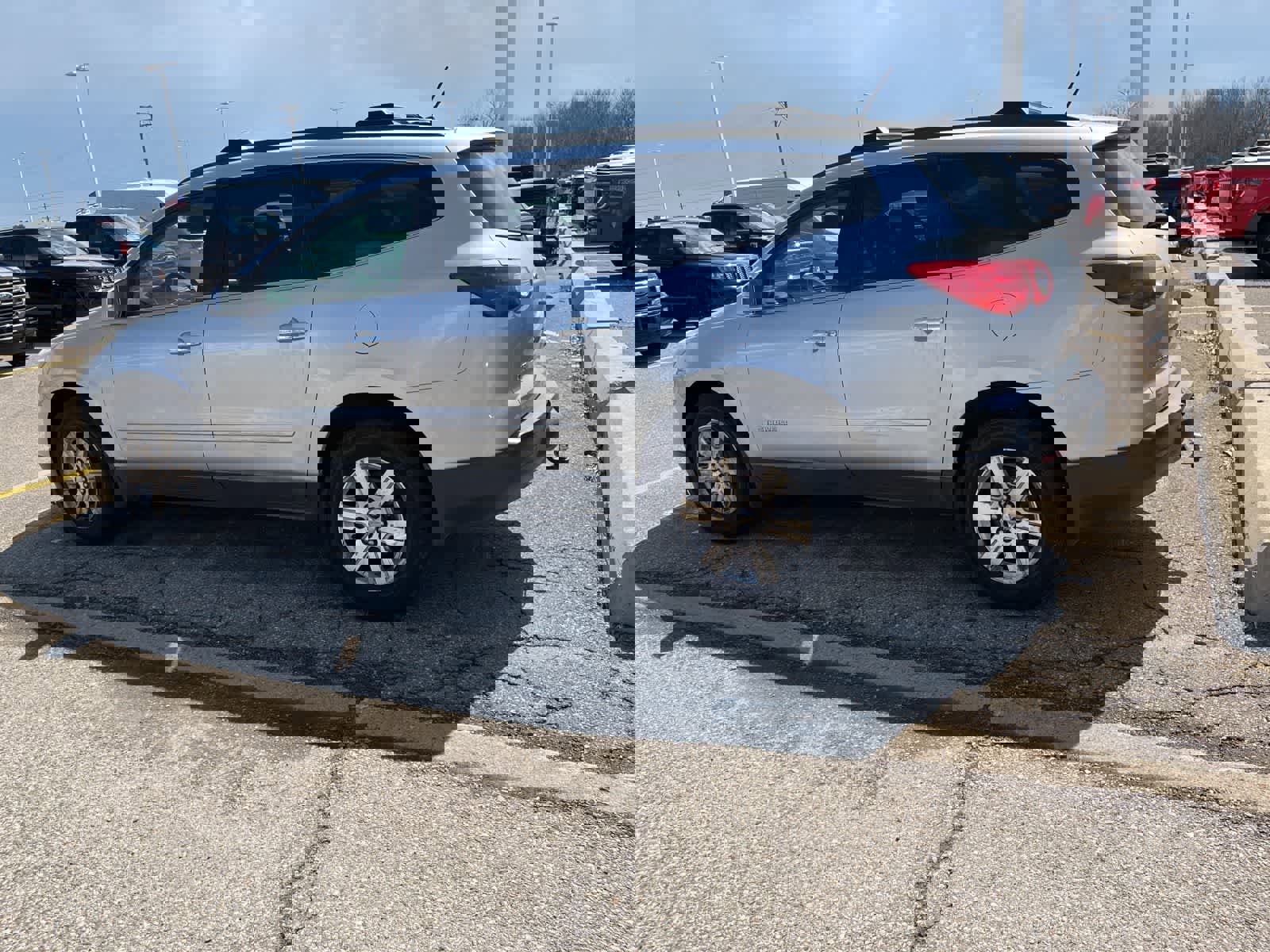 Used 2009 Chevrolet Traverse LT image 7