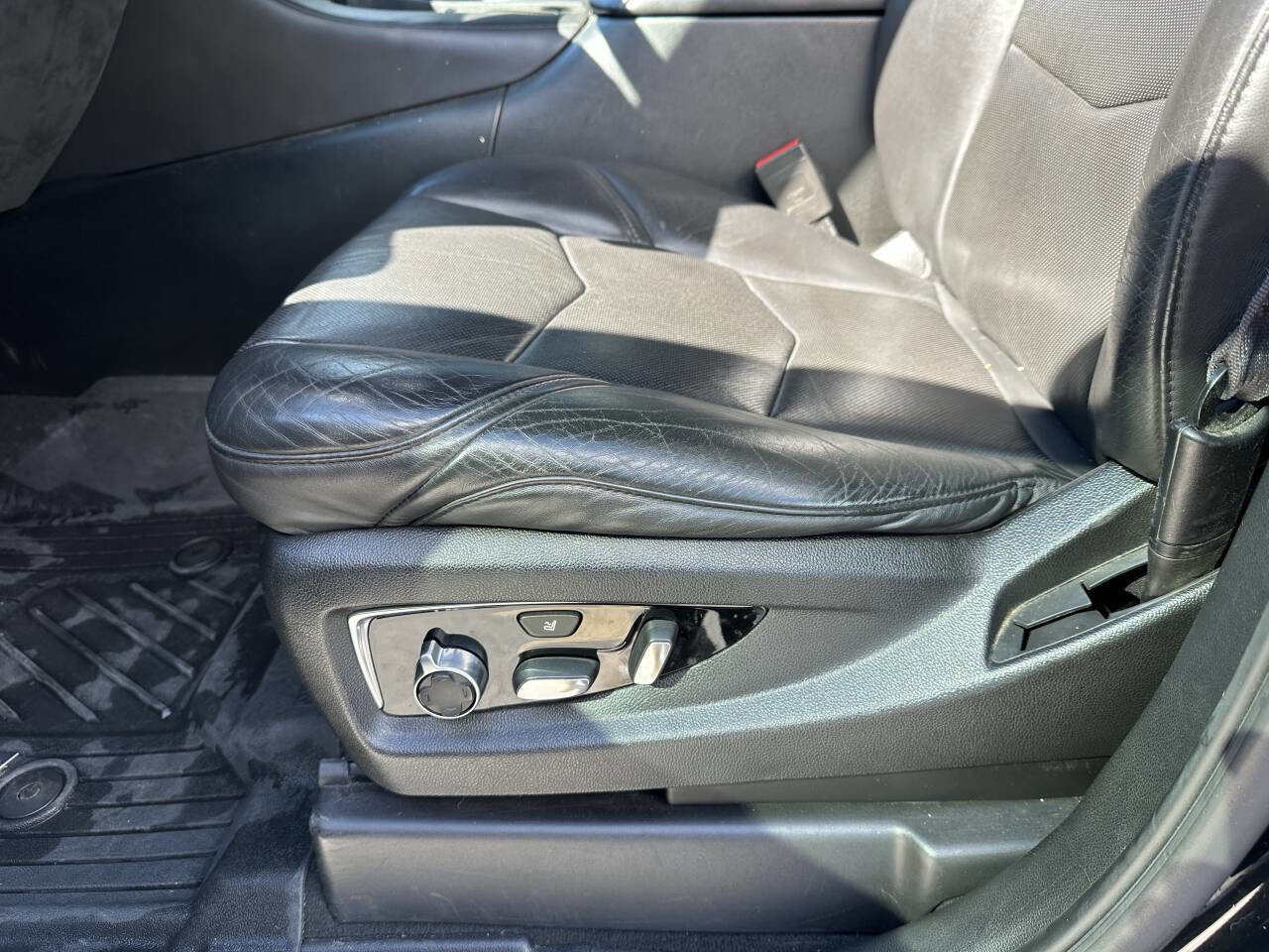 Used 2017 Cadillac Escalade ESV Platinum image 13