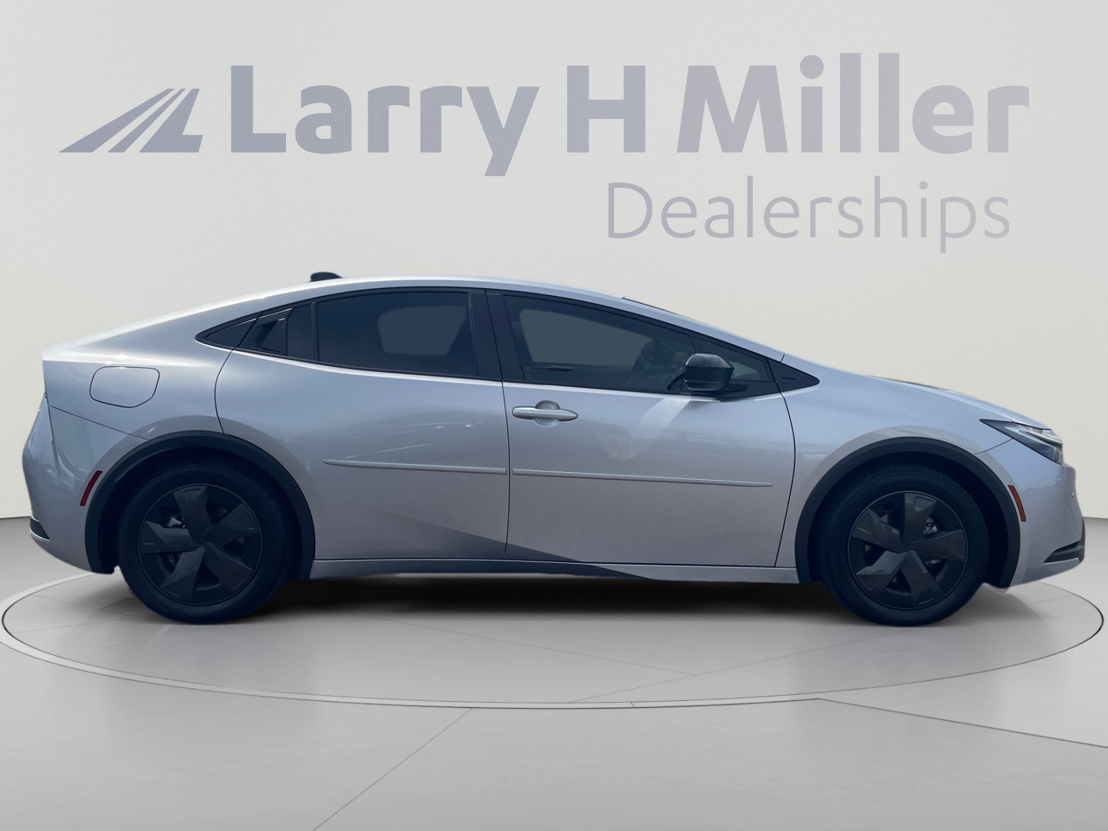Certified 2026 Toyota Prius Plug-In Hybrid FWD image 6