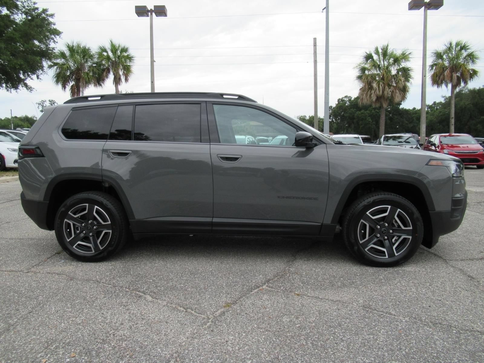 New 2026 Jeep Cherokee Laredo AWD/4WD image 2