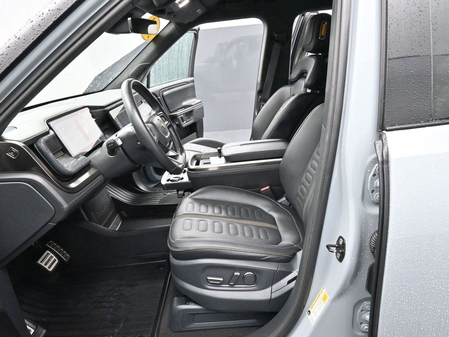 Used 2022 Rivian R1T Adventure image 11