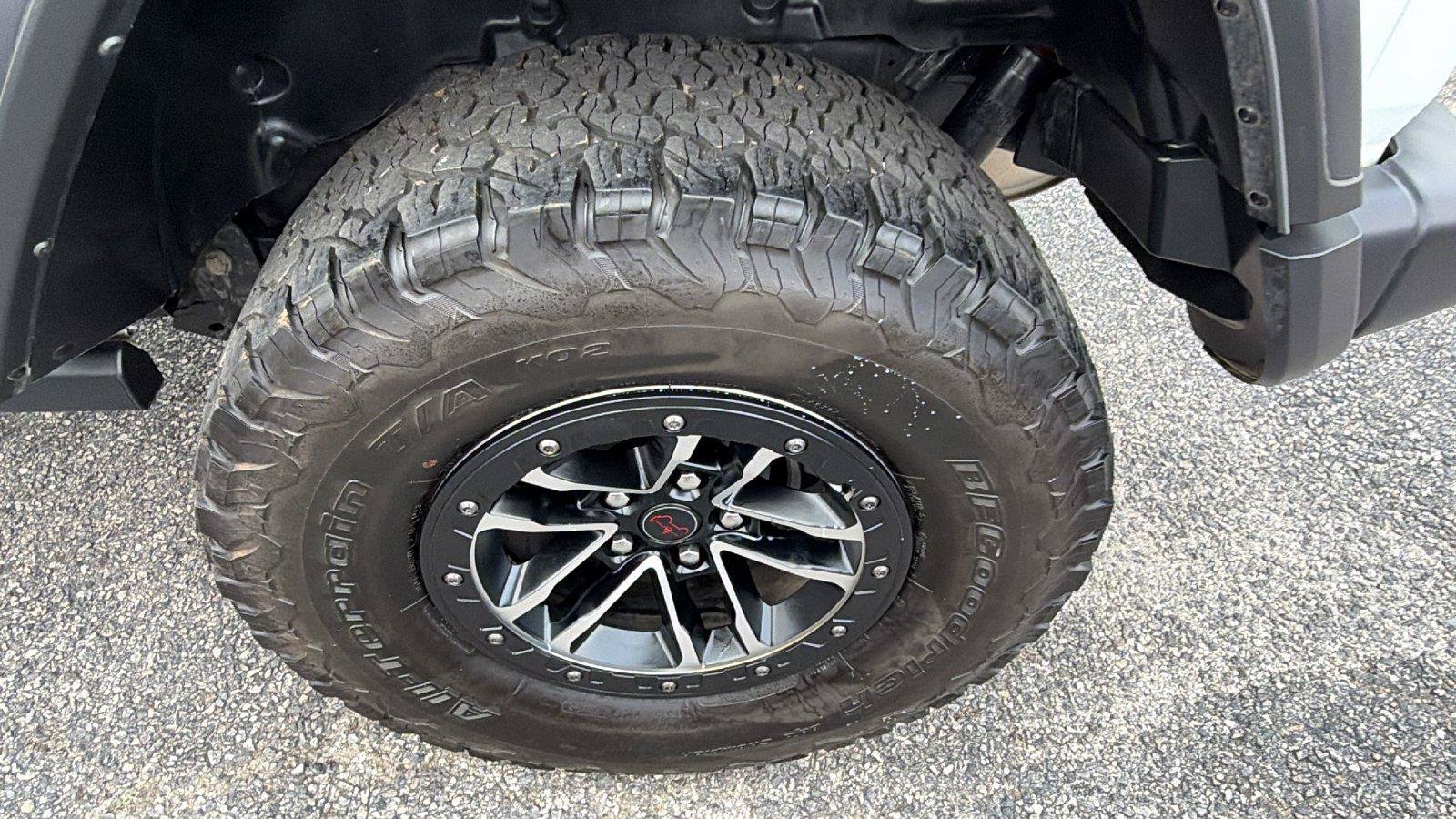Used 2024 Jeep Wrangler Unlimited Rubicon w/ XTREMEE 35" Tire Package AWD/4WD image 12