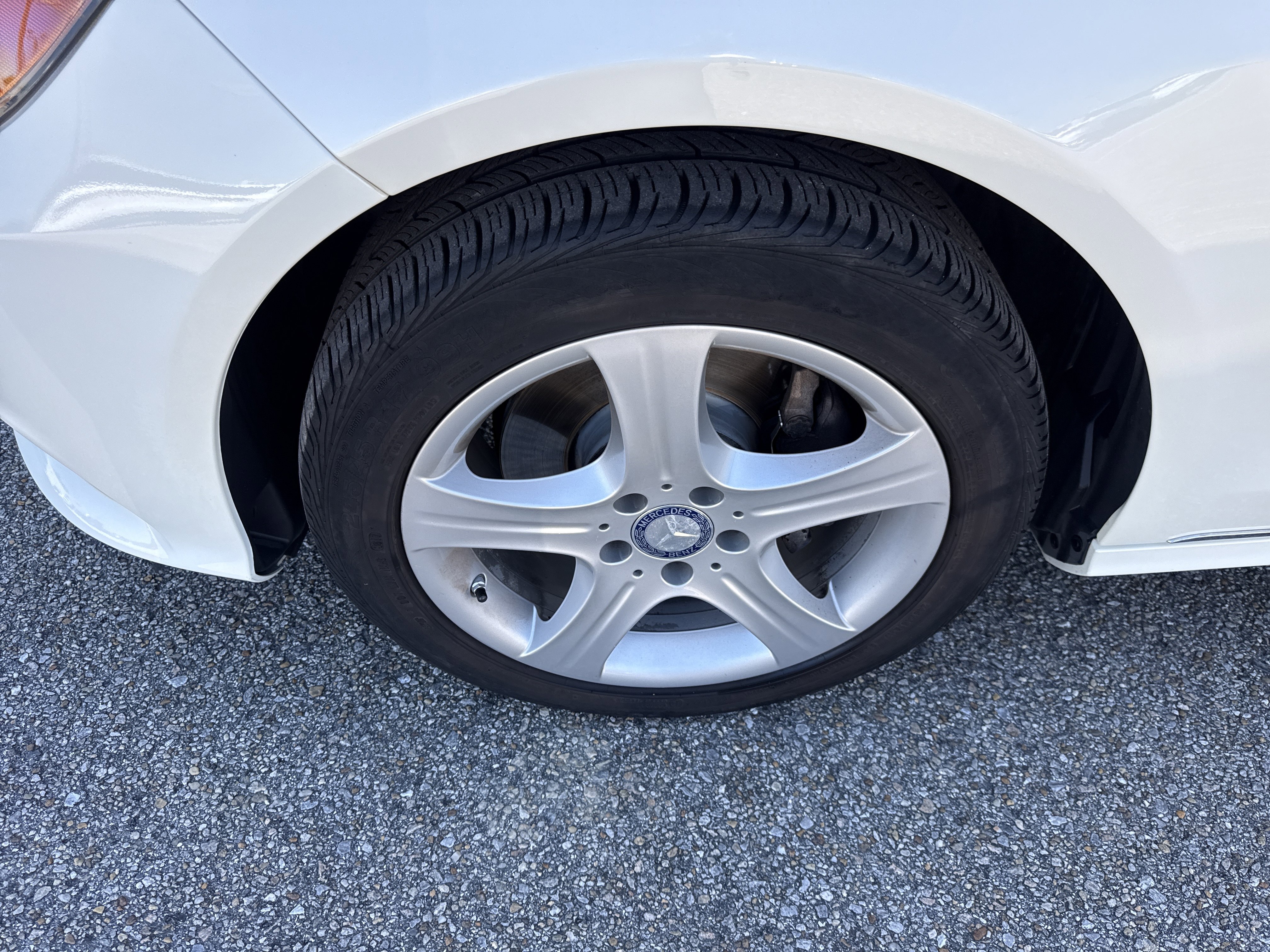 Used 2014 Mercedes-Benz E 250 BlueTEC Sedan image 19