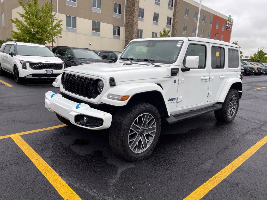 Used 2024 Jeep Wrangler High Altitude AWD/4WD image 2
