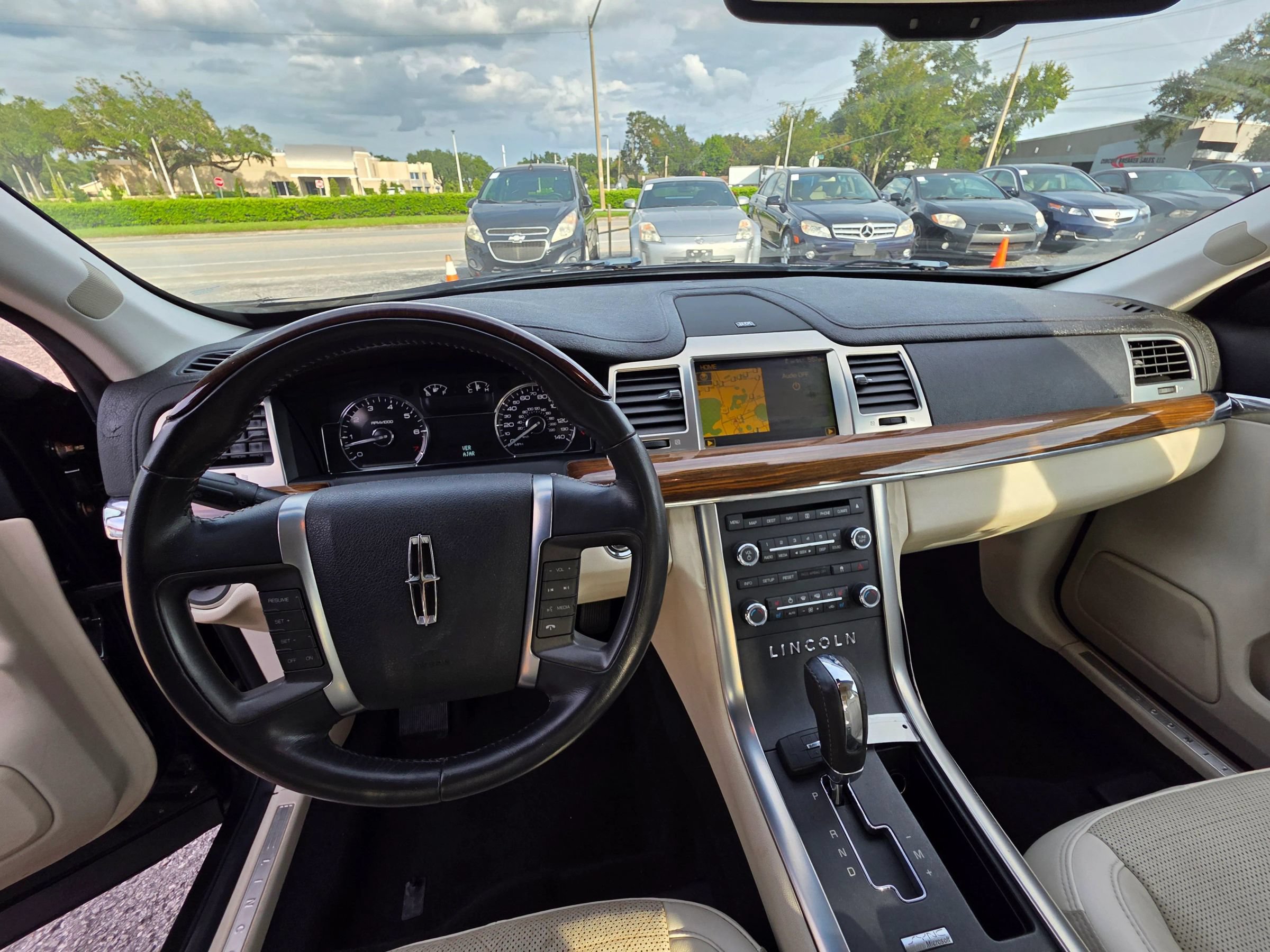 Used 2009 Lincoln MKS FWD image 10