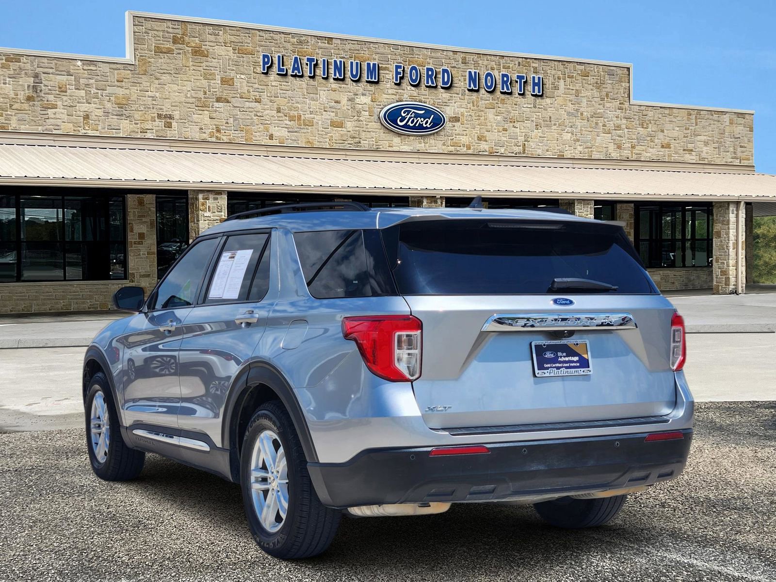 Used 2022 Ford Explorer XLT RWD image 4