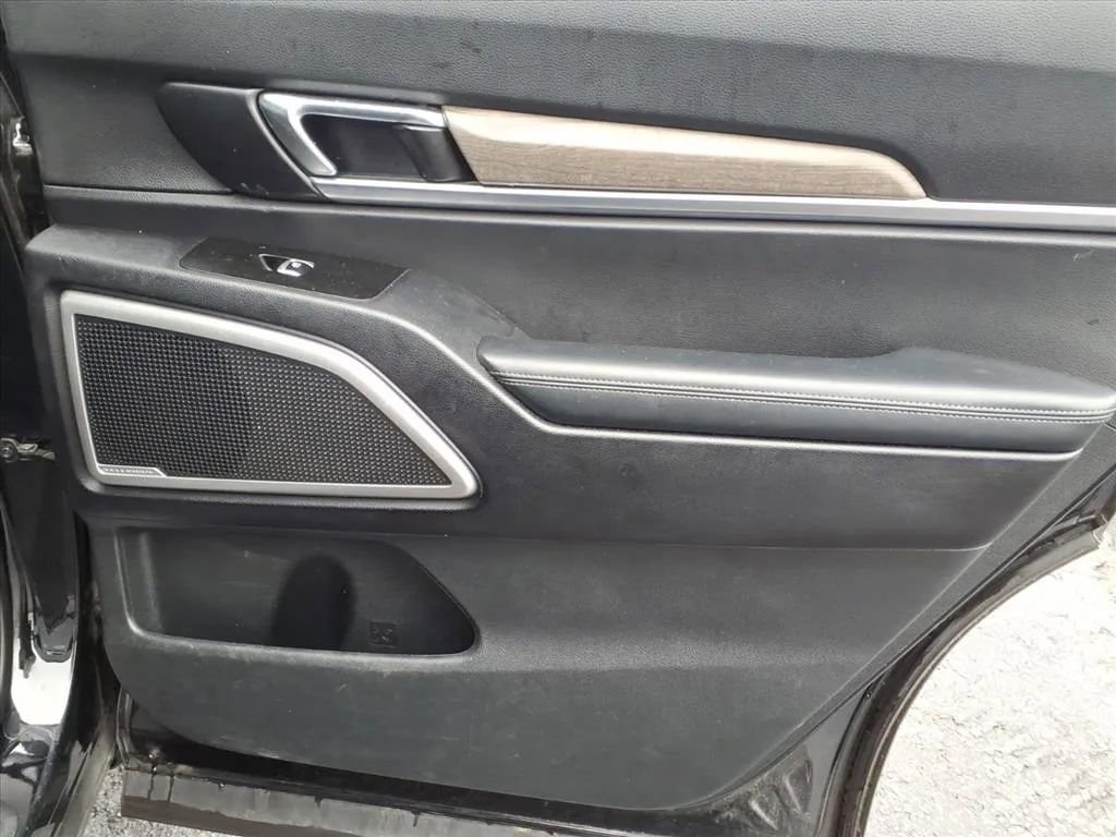 Used 2020 Kia Telluride EX w/ EX Premium Package image 14