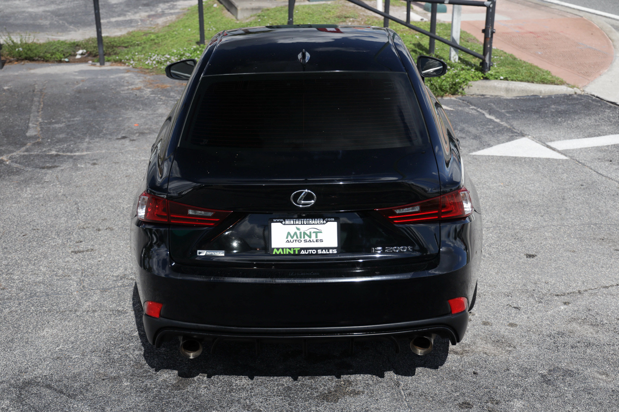 Used 2016 Lexus IS 200t w/ F Sport Package RWD image 13
