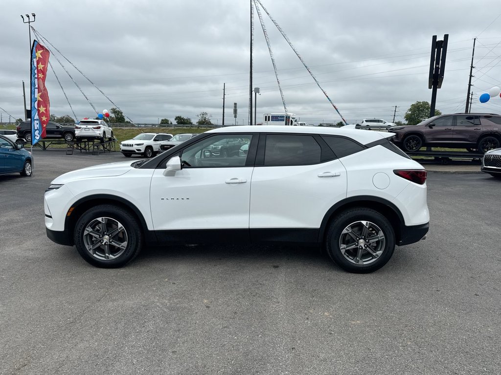 Used 2025 Chevrolet Blazer LT AWD/4WD image 11