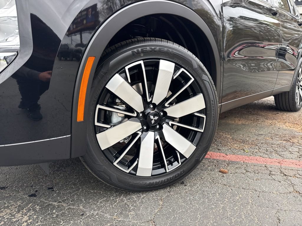 New 2026 Mitsubishi Outlander SE FWD image 2