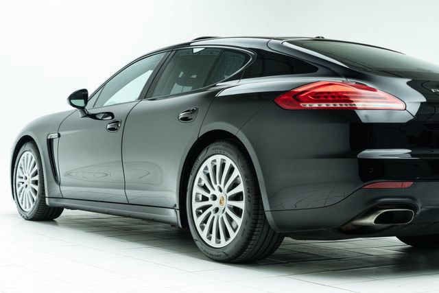 Used 2016 Porsche Panamera 4 Edition image 19