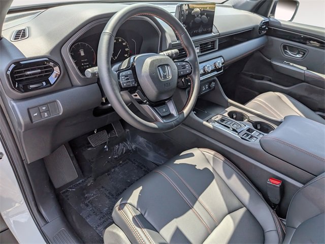 New 2025 Honda Pilot TrailSport image 11