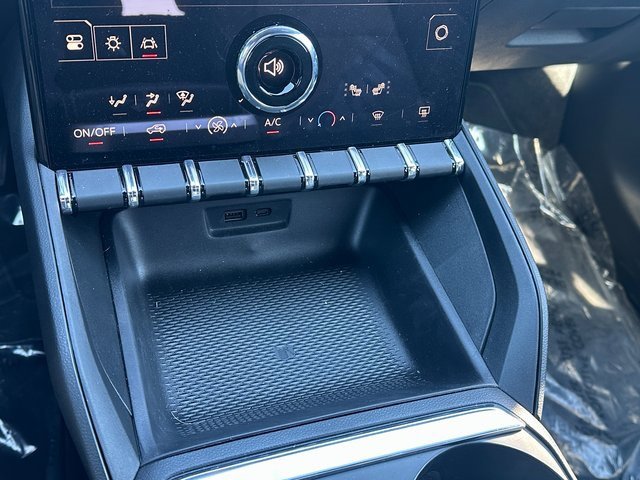 New 2025 GMC Terrain Elevation image 27