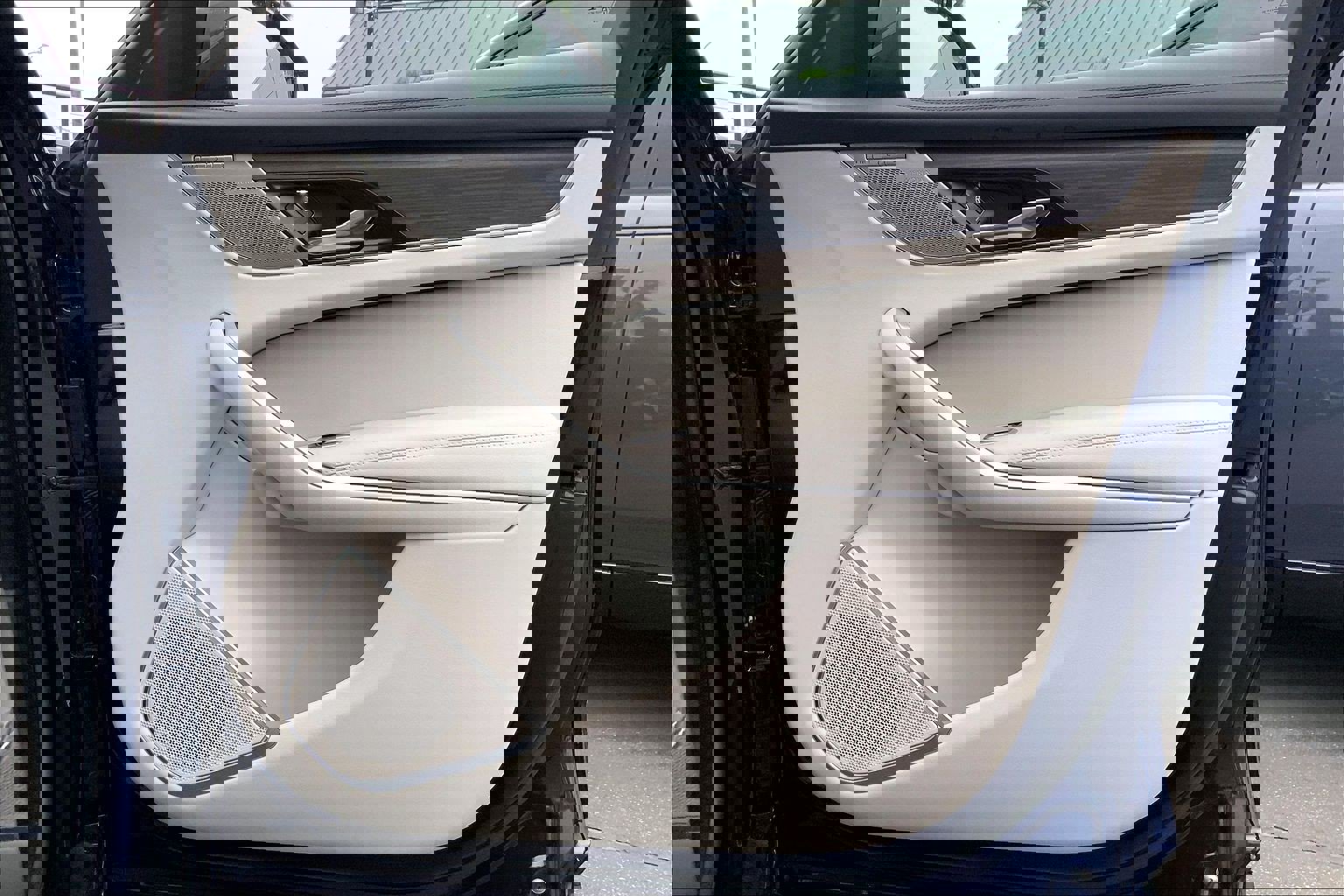 Used 2022 Jaguar F-PACE S image 21