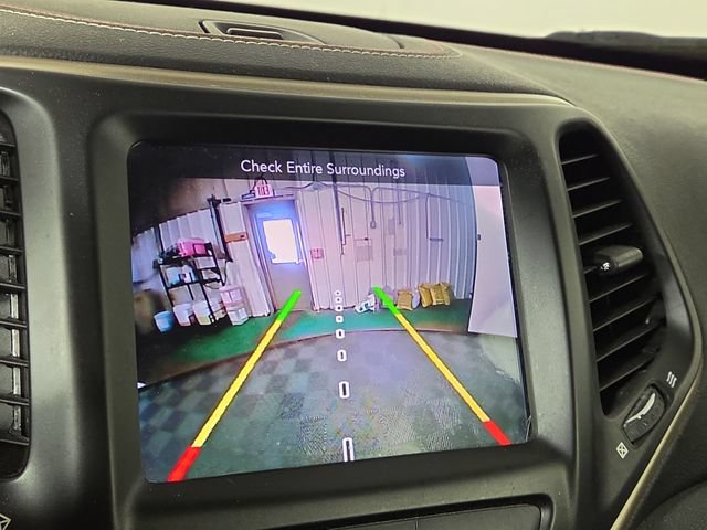 Used 2016 Jeep Cherokee 75th Anniversary AWD/4WD image 17