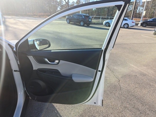 Used 2023 Hyundai Kona Limited w/ Cargo Package image 29