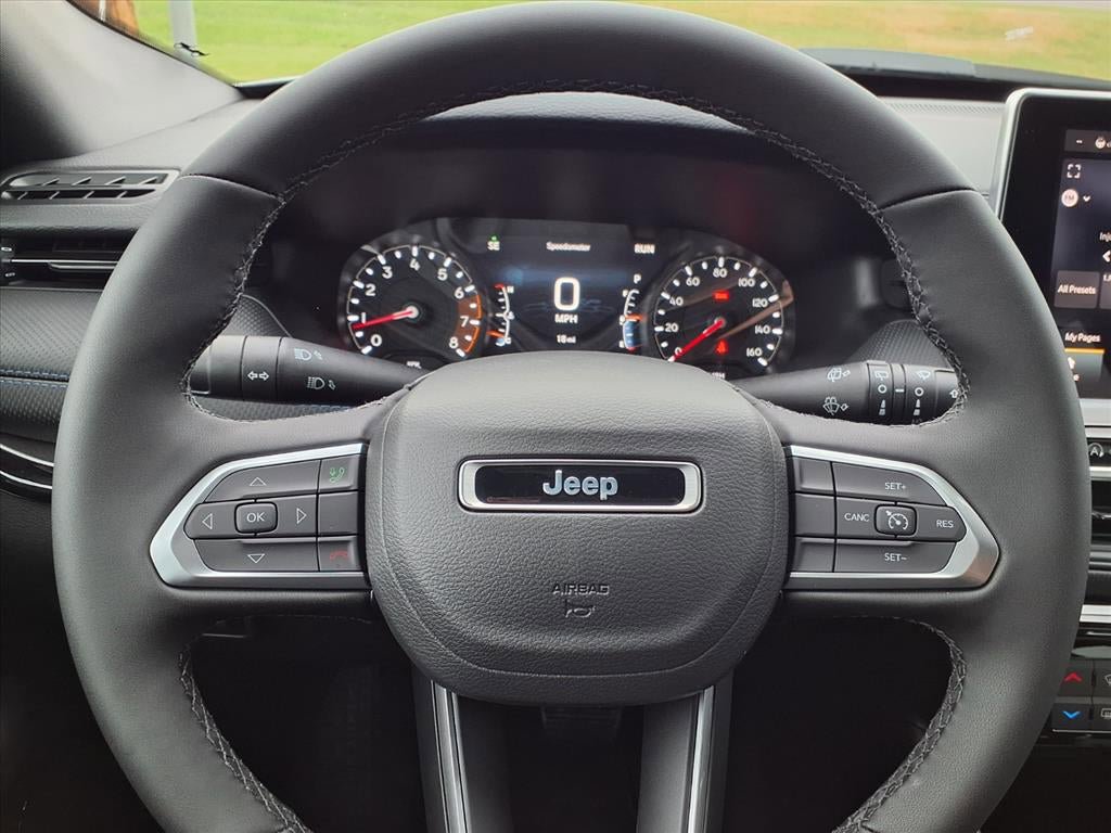 New 2026 Jeep Compass Latitude image 9