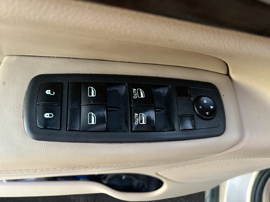 Used 2014 Jeep Grand Cherokee Laredo w/ Quick Order Package 23E AWD/4WD image 13