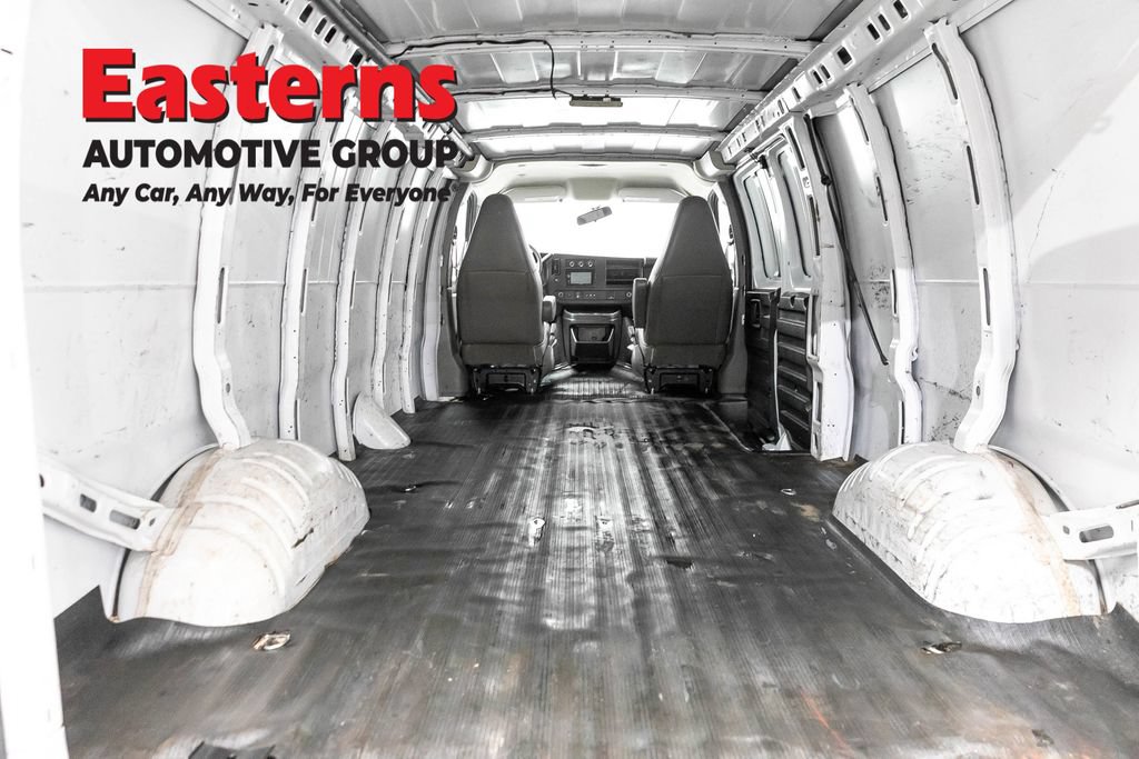 Used 2019 Chevrolet Express 2500 Extended RWD image 9